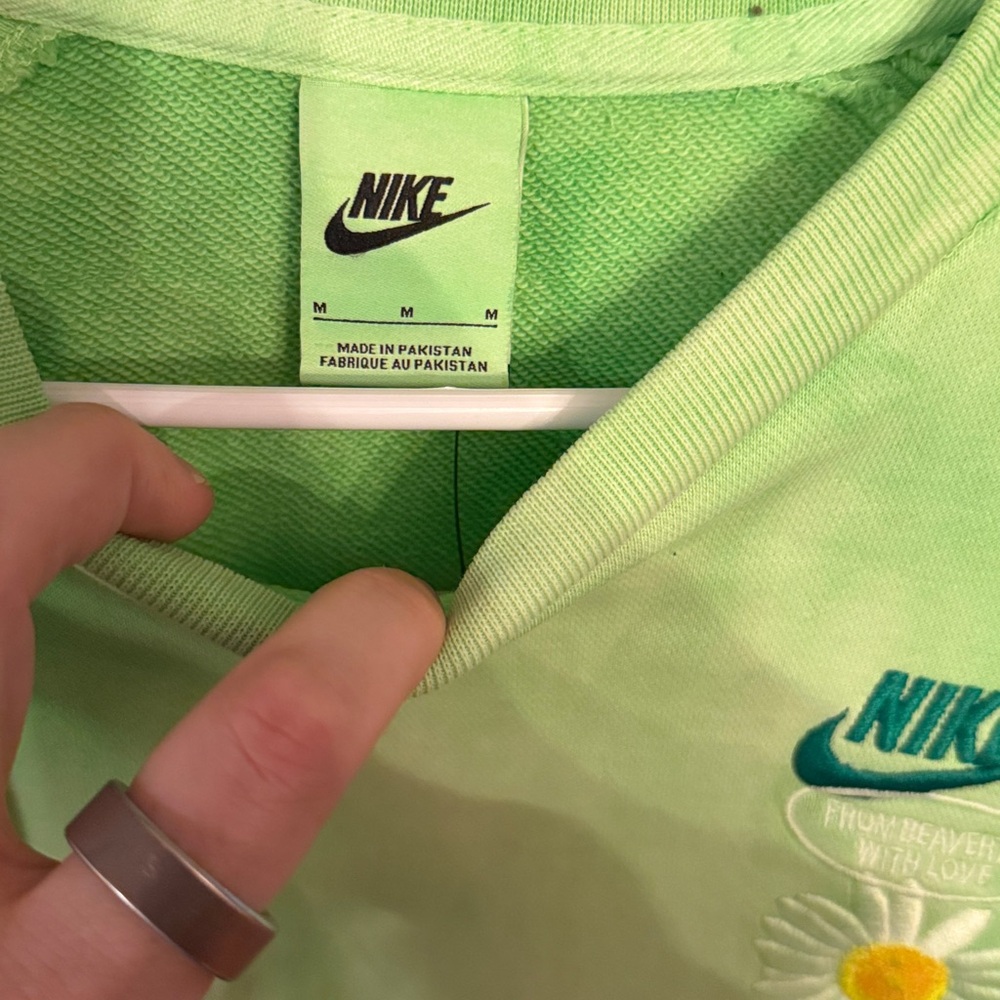 Nike Men’s Green light/lime green Tie-Dye embroidery sweatshirt NWT size medium - Picture 2 of 6